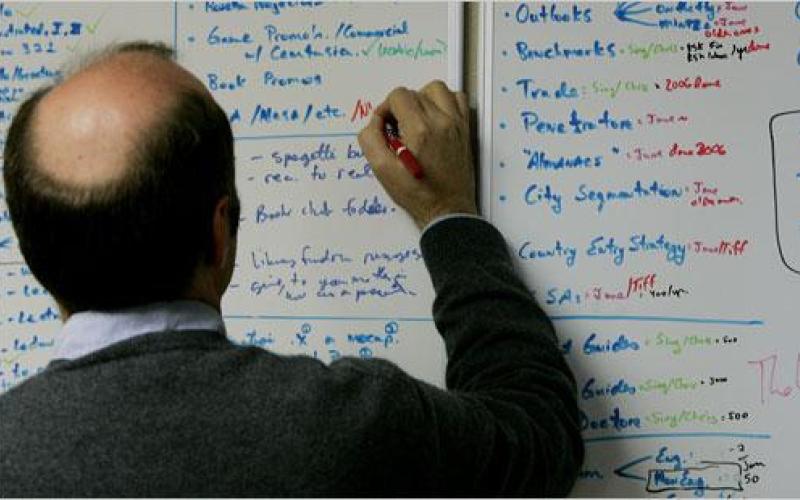 قريبا.. تفاصيل حياة أستاذك بين يديك (فيديو)