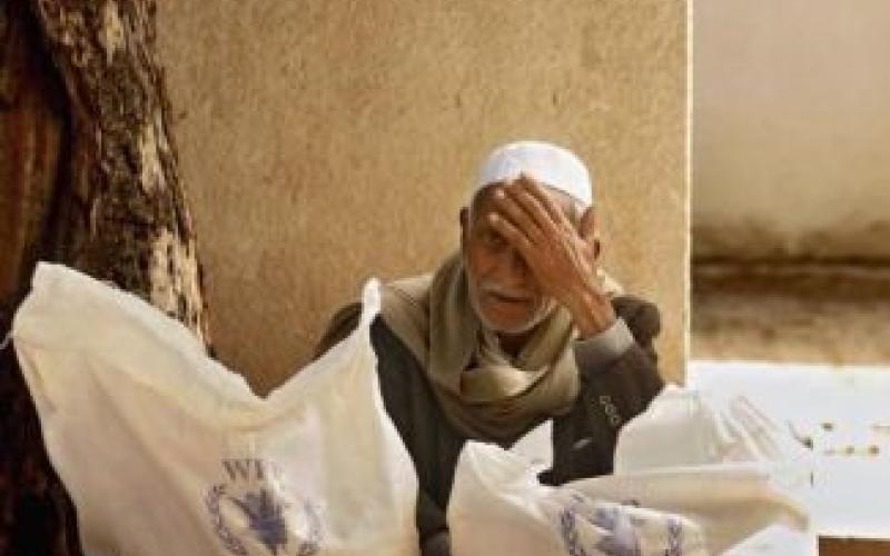 توزيع مساعدات أسطول الحرية في غزة