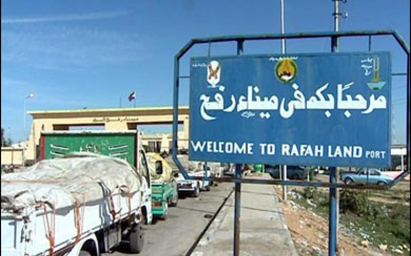 على معبر رفح غابت السفارة الأردنية وحضرت سفارات وفود أخرى