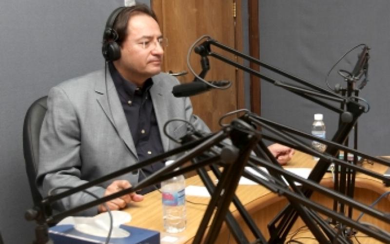 "مع الأمين" على أثير راديو البلد