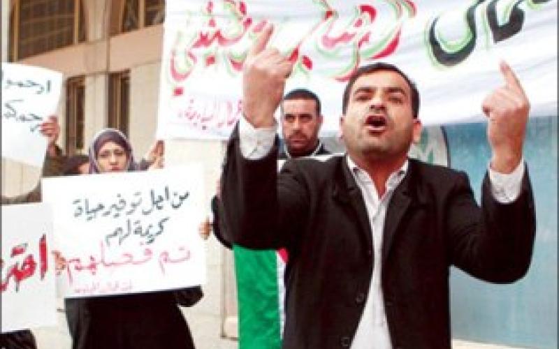 مراقبون: "السلوك الوظيفية" ضرب لحركات الاحتجاج واحتواء لعدواها