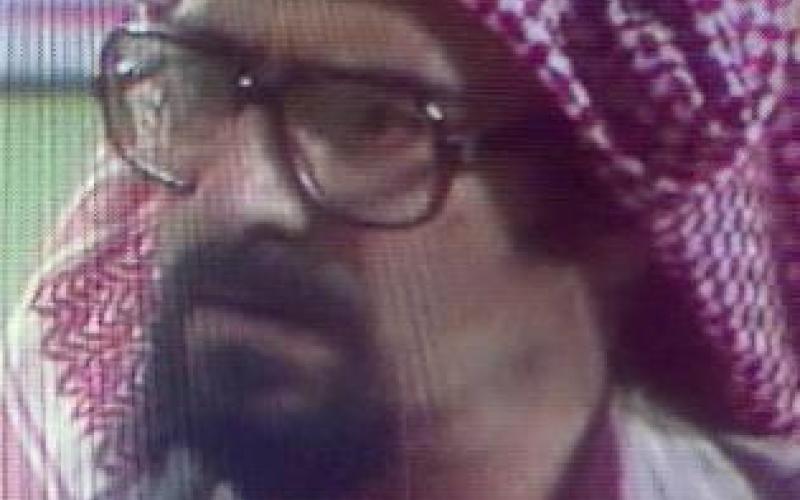 وزير الثقافة يعود الفنان نبيل المشيني