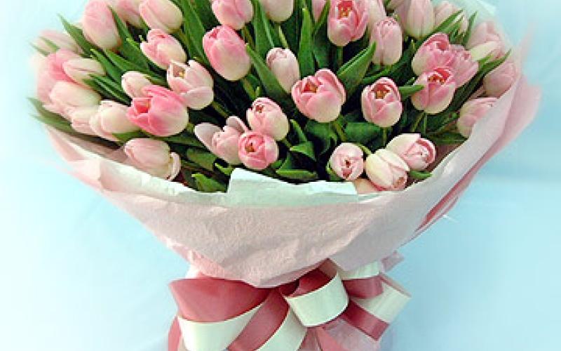 حشد يحتفل بالذكرى 21 لتأسيسه