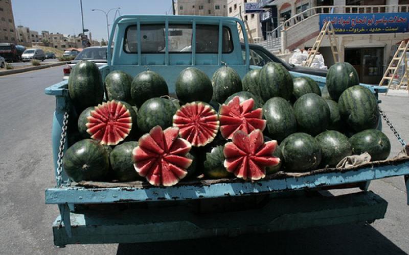 الأسعار وحرارة الطقس تلهبان رمضان في دير علا 