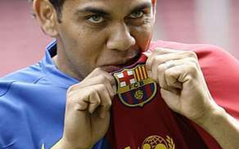 Man City to offer USD48m for Barcelona's Alves