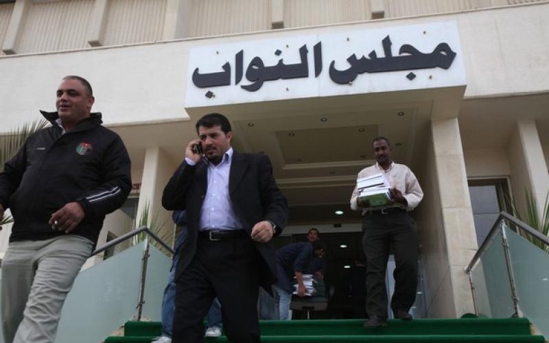 17 partisans, 8 ex-ministers, 37 former PM elected 