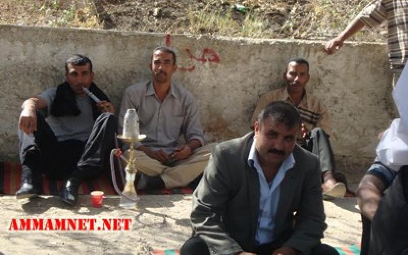 موظفو شركة العبدلي يعتصمون احتجاجا على تأخر صرف رواتبهم