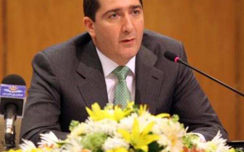 ترجيحات بتشكيل حكومة مختلطة في داخلها نواب