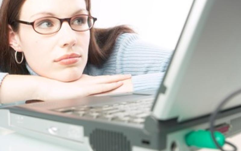 الأردنيات بالمرتبة الأولى عربيا باستخدام الانترنت