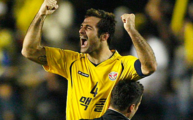 Australia's Ognenovski named 2010 AFC 'Player Of The Year'