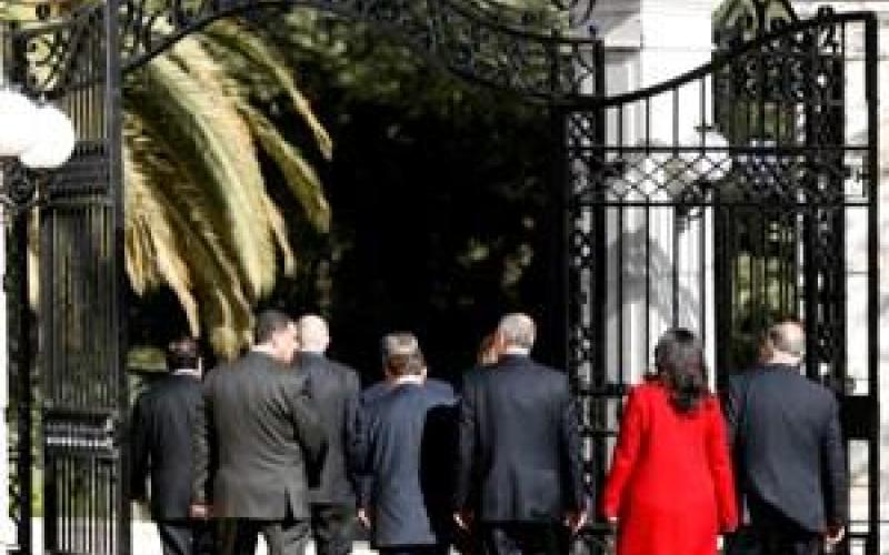 النائب النسور يستهجن العدد الكبير للوزراء في الحكومة