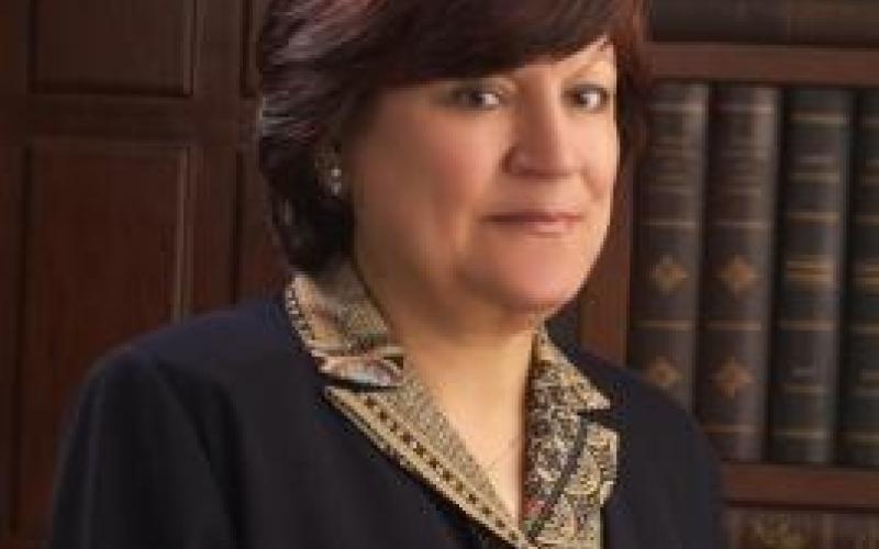 أبو علبة تطالب بنقابة للمعلمين وتفتح مع العقرباوي ملف سحب الجنسيات