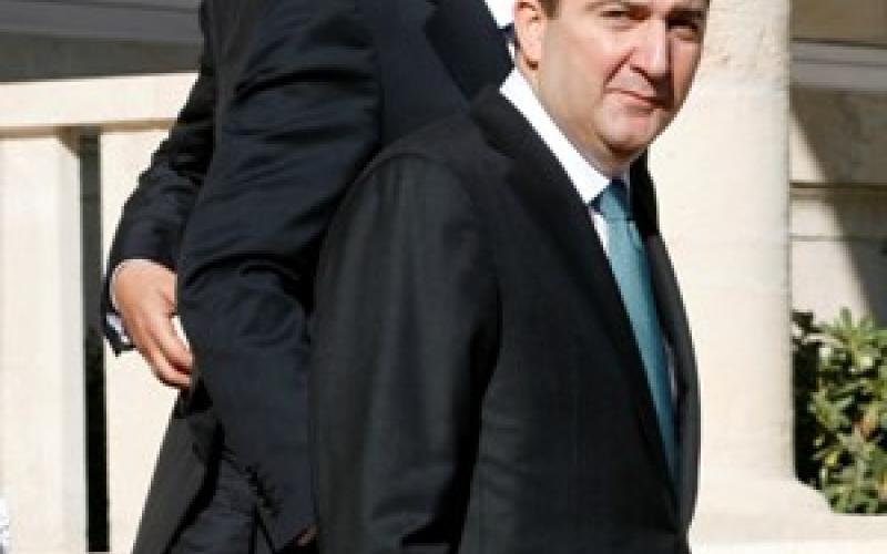 الرفاعي ونوابه في سيارة لعزاء القضاة