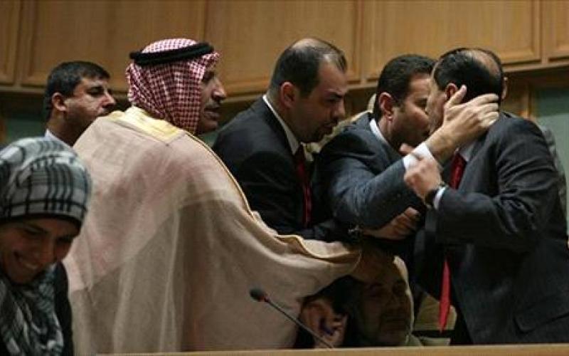 نائب يتراجع عن ثقة ” الطبشة”