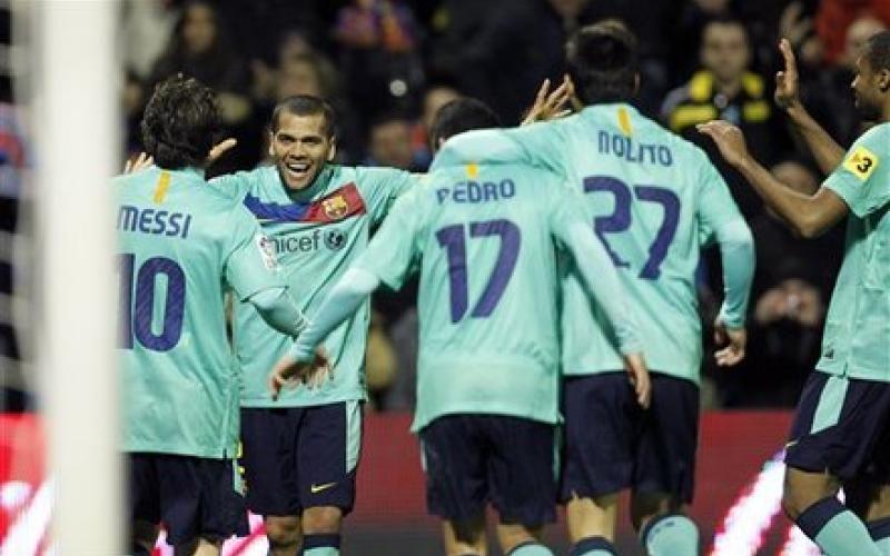 Barcelona beat Hercules 3-0 for 15th straight win
