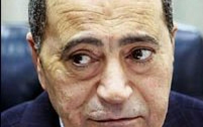 البخيت يقدم إقرار إشهار ذمته المالية