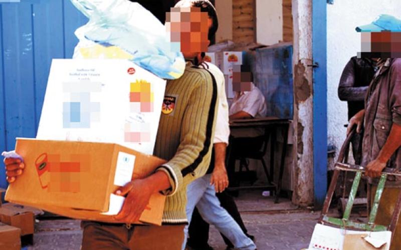 محسوبية في توزيع طرود المساعدات في مخيم البقعة