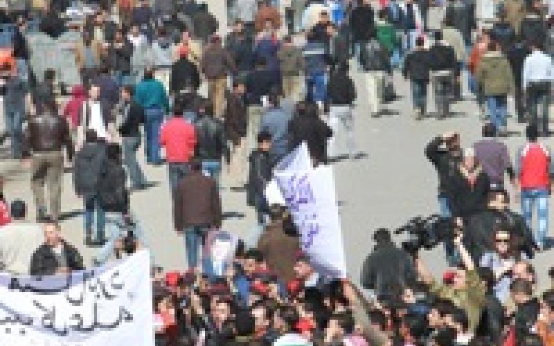 ارفعوا علم البلد وبس...! 