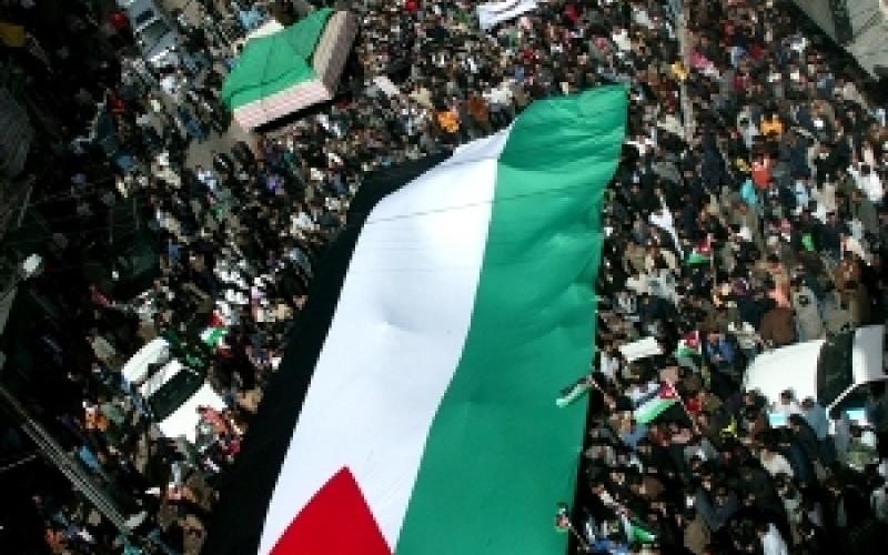  مسيرة وسط البلد مطالبة بالإصلاح الدستوري..ومسيرة موازية تأييدا للملك والقاء القبض على 5 اشخاص