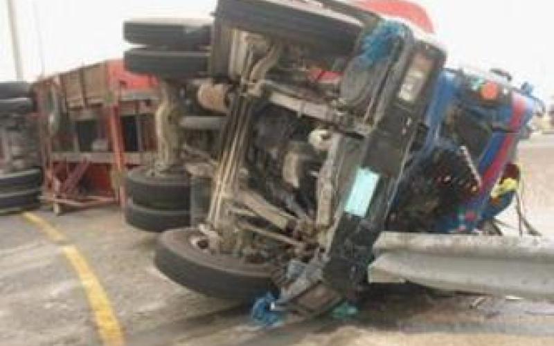 3 dead and 14 injured after truck overturns in Safout