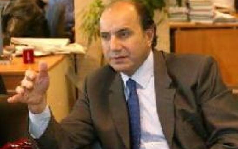 رئيس هيئة الاتصالات على تويتر " انا فاسد"