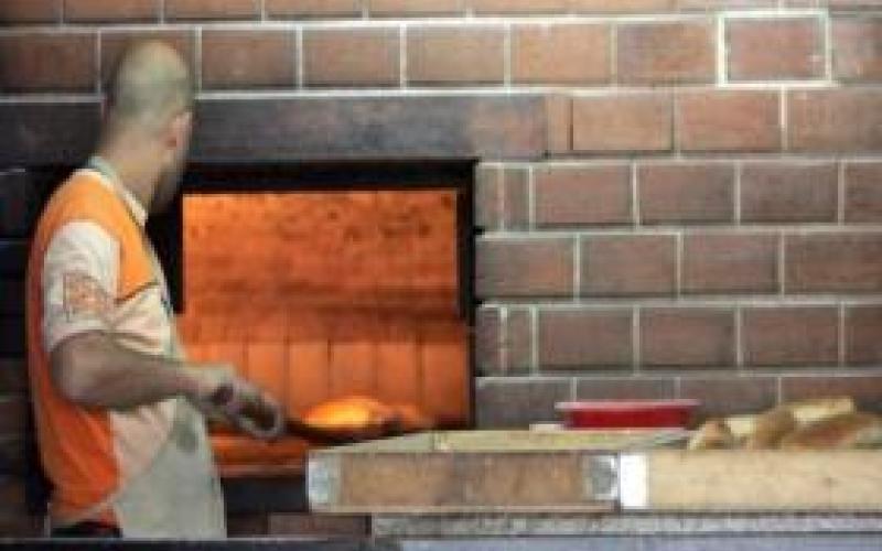 صوت..موقف أصحاب المهنة الشاقة من فتوى تحريم الإفطار 