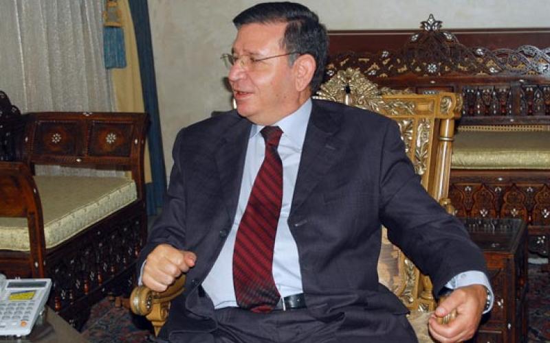 العمد يعود الى سوريا