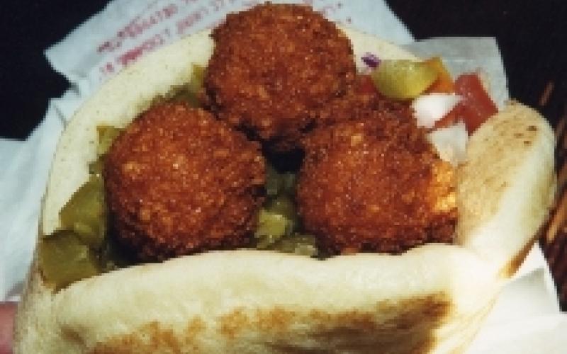 السندويشة بنص دينار