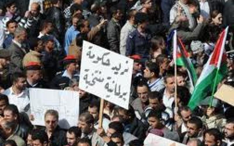 نائبان يشتمان الشباب ورفض تخفيض سن الترشح لـ25