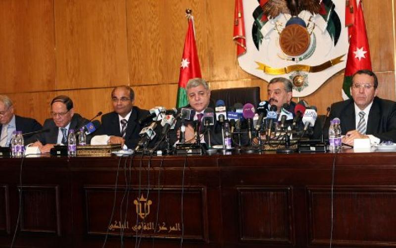 الخصاونة: الدوائر الانتخابية الصغيرة مزقت المجتمع