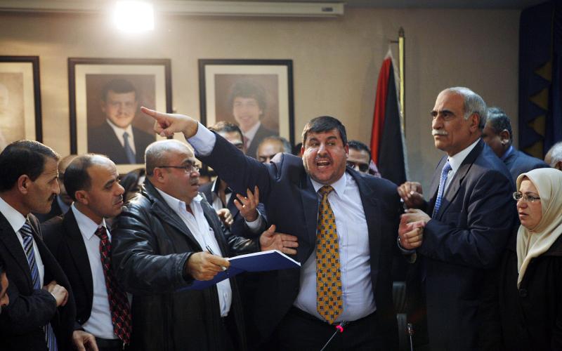 الخرابشة يفوز برئاسة قانونية النواب وأبو علبة بالحريات