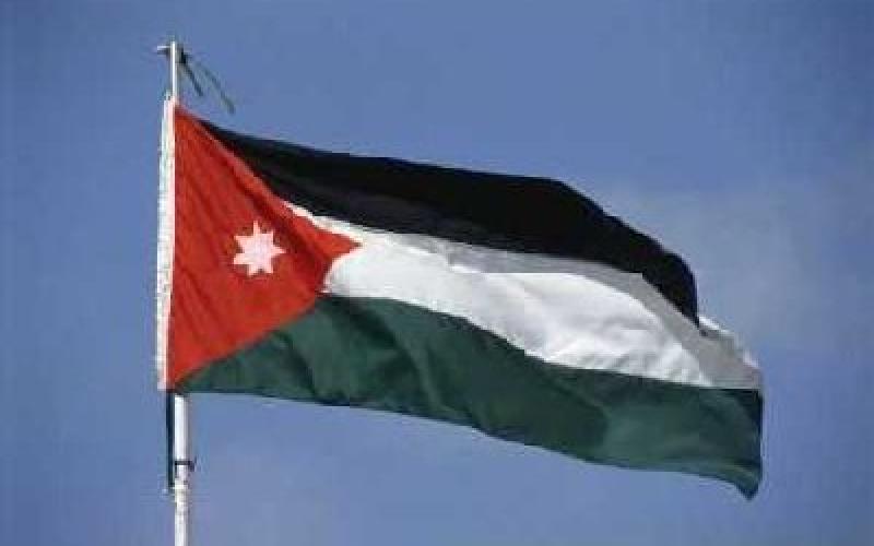 رفع العلم على أطول سارية في مديريات الأمن