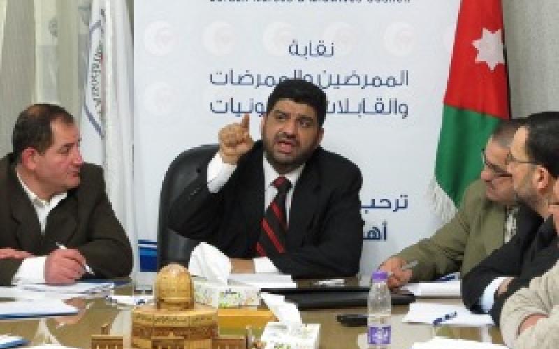 "الممرضين" تحتج على الهيكلة بتوقف جزئي 