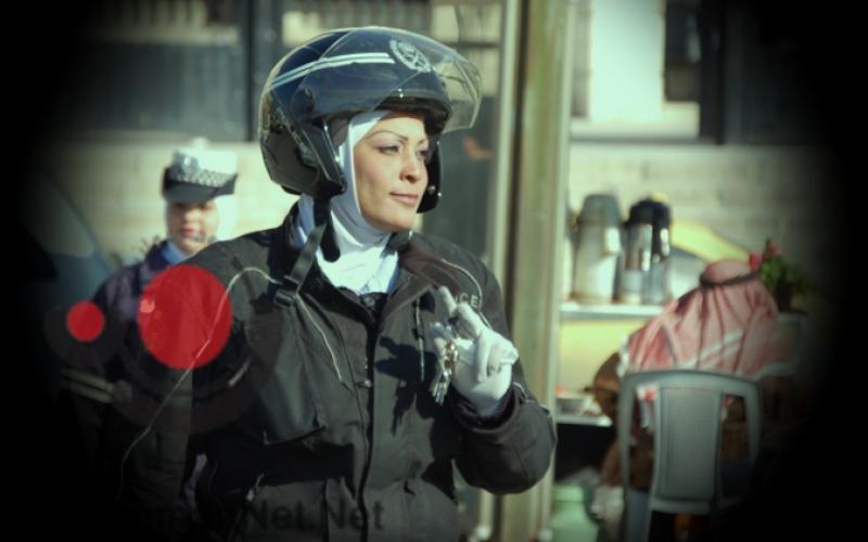 فيديو..مراقبات سير يتحدين ظروف العمل بالإرادة