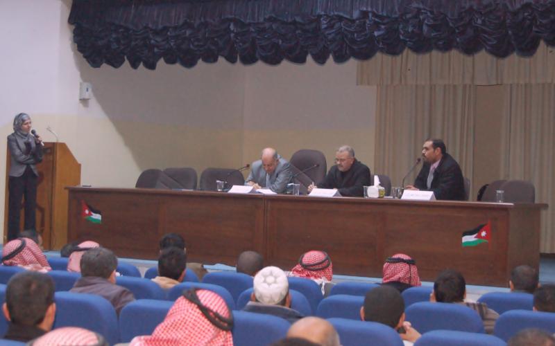 فيديو.. مناظرة لراديو البلد: انتقادت للحكم بكافة مستوياته واتهامه بانتهاك الدستور