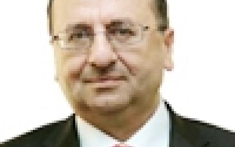 الحكومة في "موت سريري" والتجربة أغلقت ملف "القاضي الدولي"