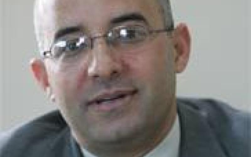 المحللون لظاهرة الطفيلة 