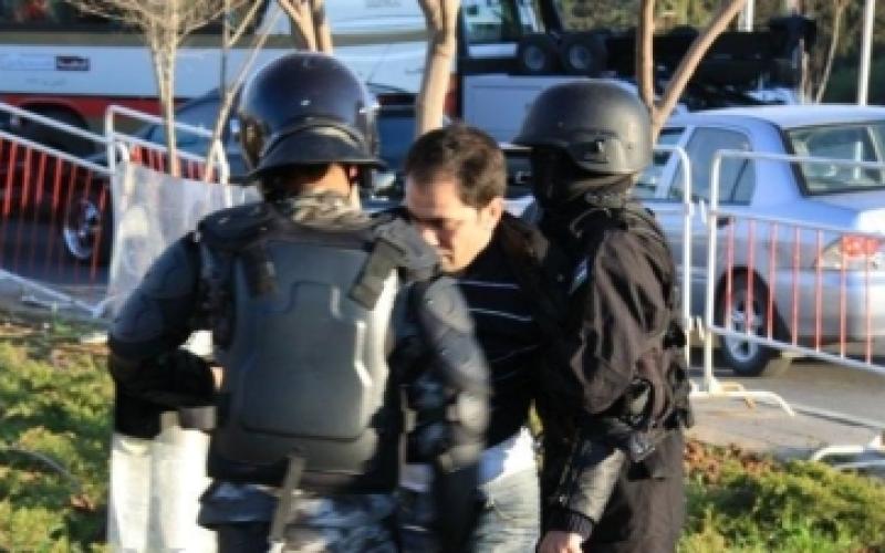 مراكز أمنية تخالف القوانين بحجز هويات المفرج عنهم