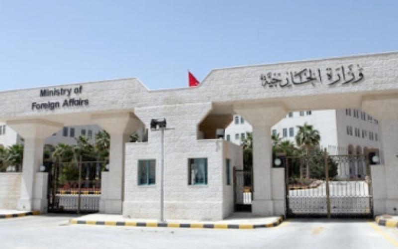 نقل دبلوماسيين في الخارجية إلى البعثات في الخارج