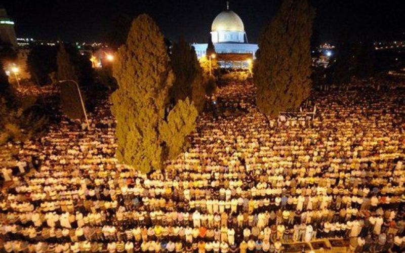 احياء ليلة القدر في الاقصى لمن فوق 40 عاما 