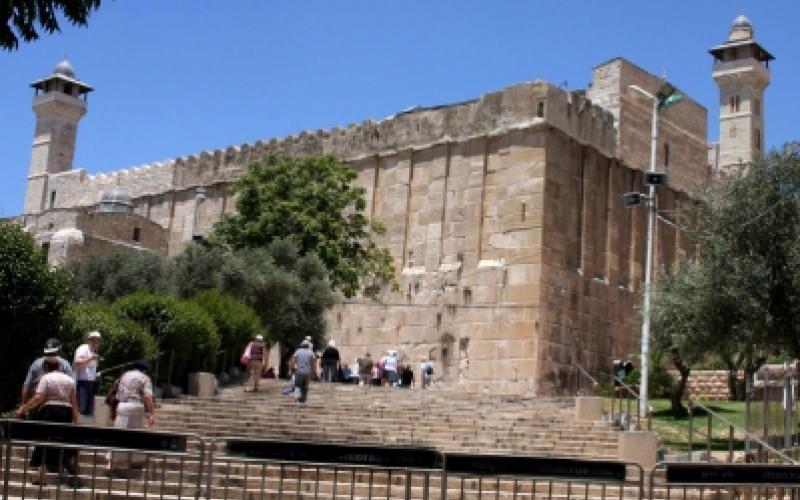 قوات الاحتلال تغلق الحرم الإبراهيمي امام المصلين