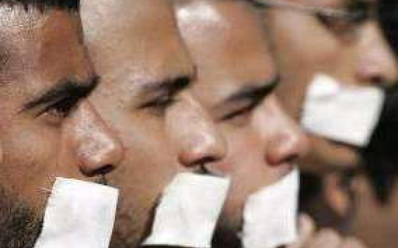 الوحدة: لا لسياسة تكميم الأفواه