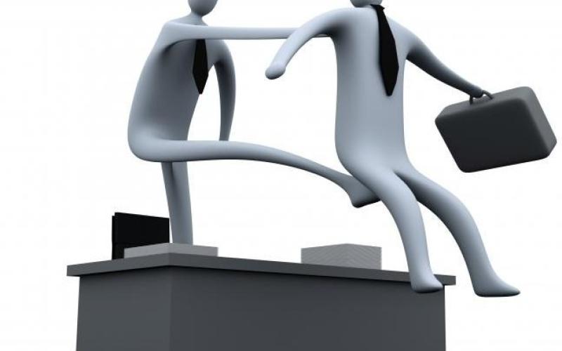 المفصولون تعسفيا عندما يهجرون حقوقهم 