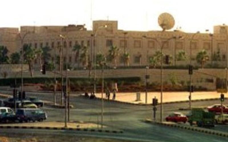 السفارة الامريكية تحذر رعاياها والتيار السلفي يحتج امامها الجمعة 