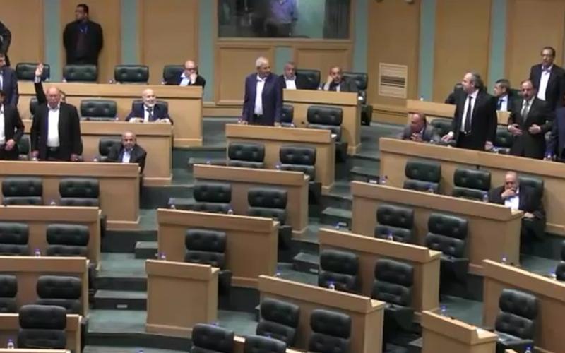 عمان نت تنشر أسماء النواب الذين صوتوا مع قانون المطبوعات