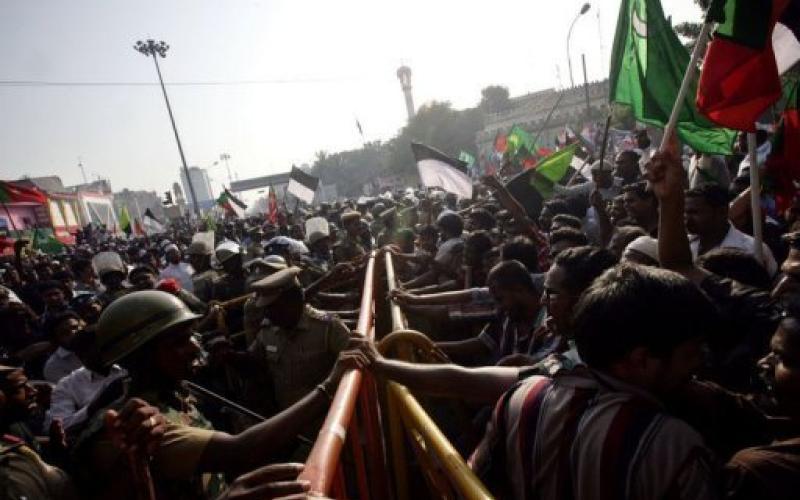 تشديد الامن حول السفارات الفرنسية بعد نشر رسوم مسيئة للنبي