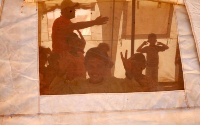 مدرسة في مخيم الزعتري للاجئين السوريين- عدسة حمزة مزرعاوي/ فيسبوك 