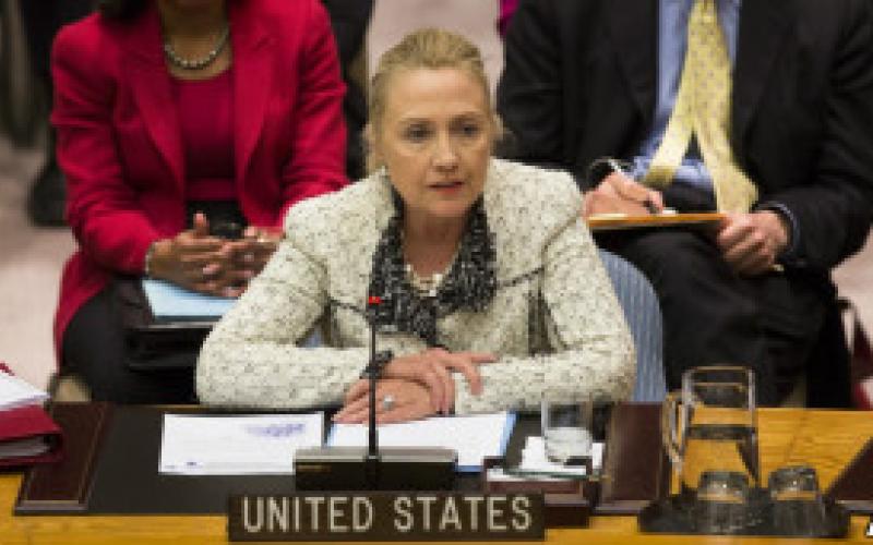 كلينتون: مساعدات غير قتالية للمعارضة السورية