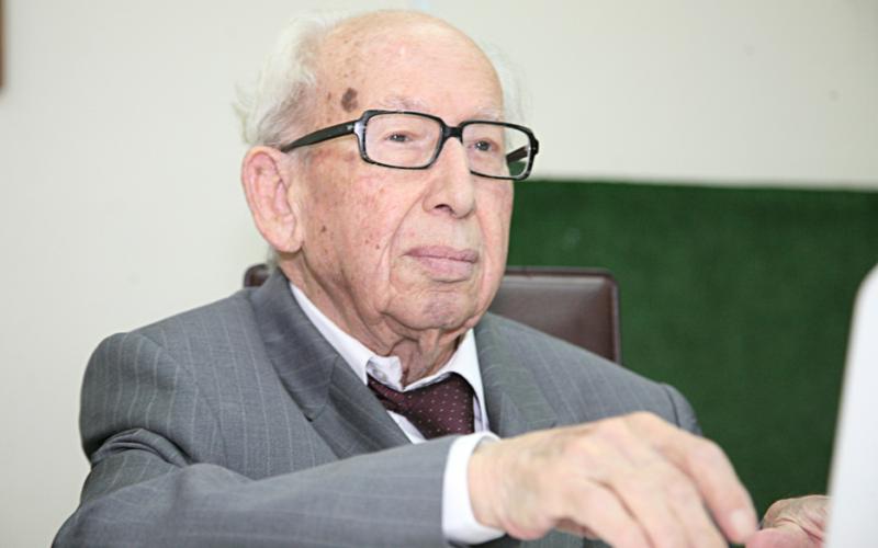 ذاكرة المعلم غرايبة في منتدى الرواد الكبار"