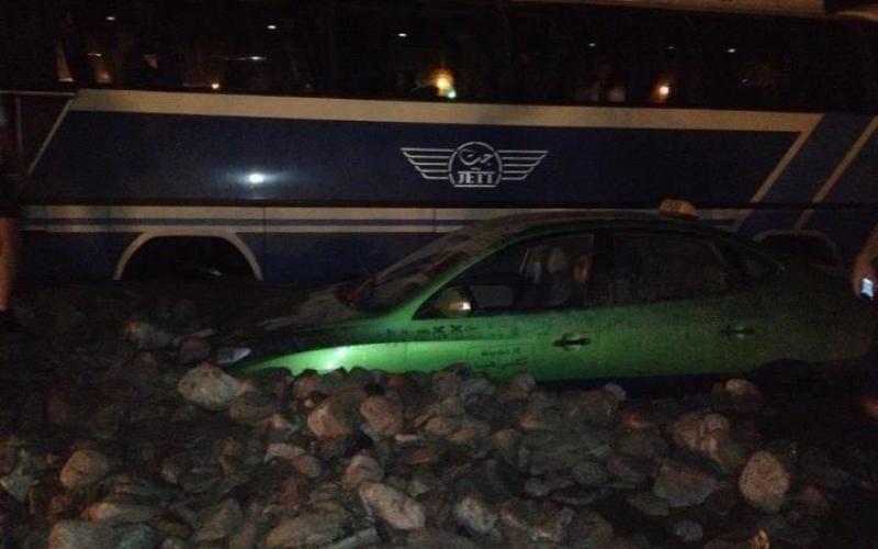 جانب من الاضرار التي لحقت بالعقبة نتيجة السيول- عدسة فادية جبوري 